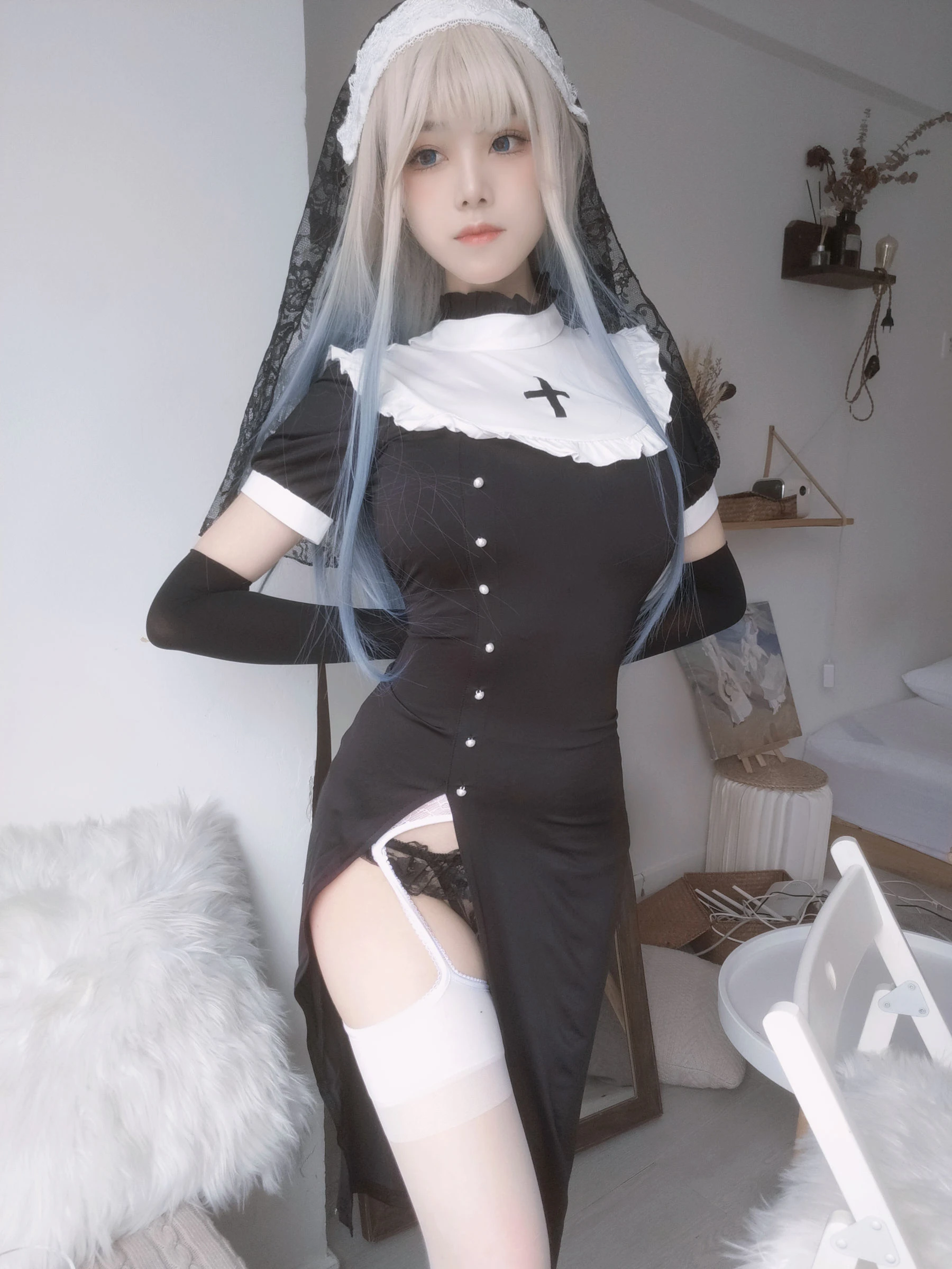 萌系小姐姐蜜汁猫裘 – 修女自拍插图2