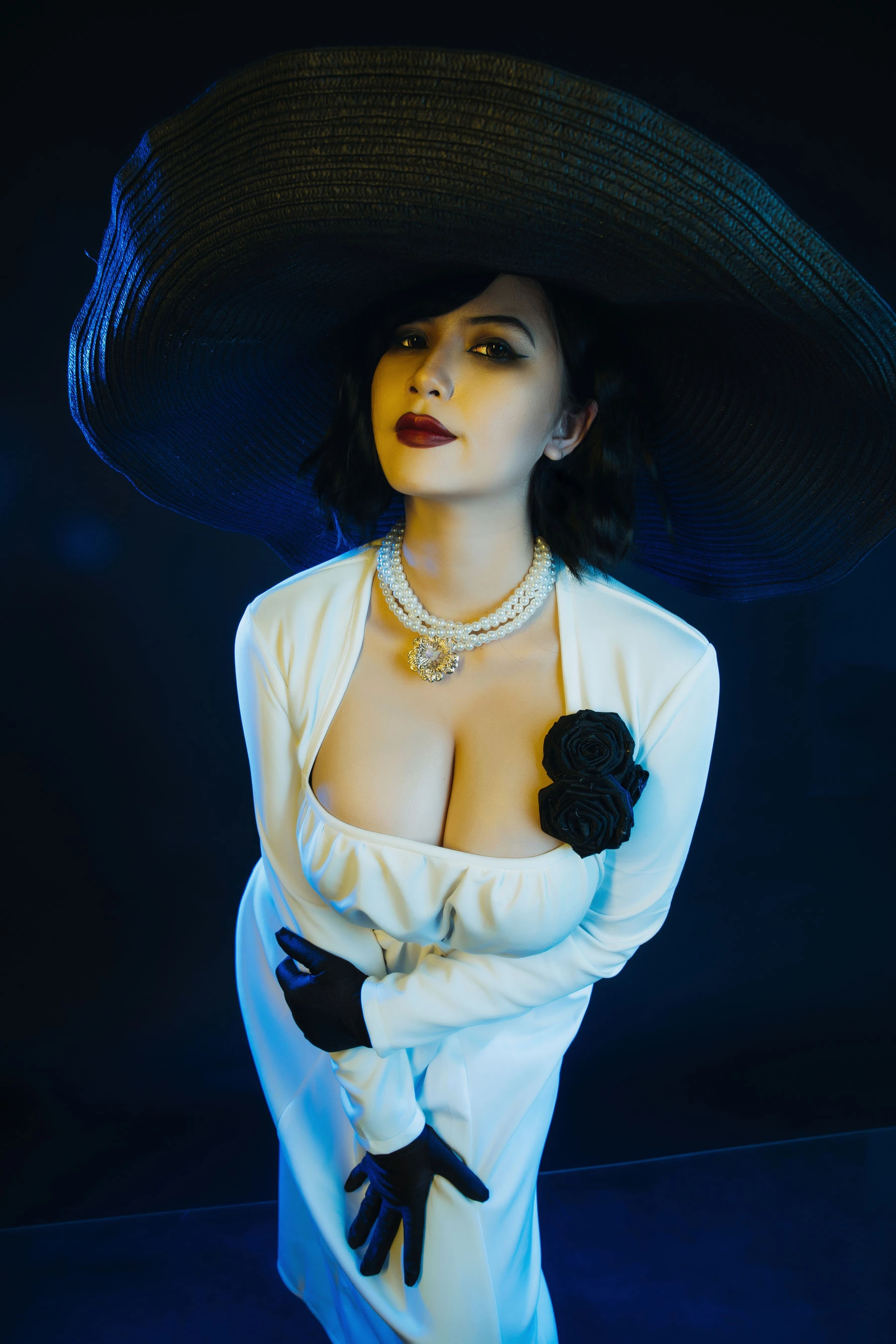 Uy Uy – Lady Dimitrescu插图1