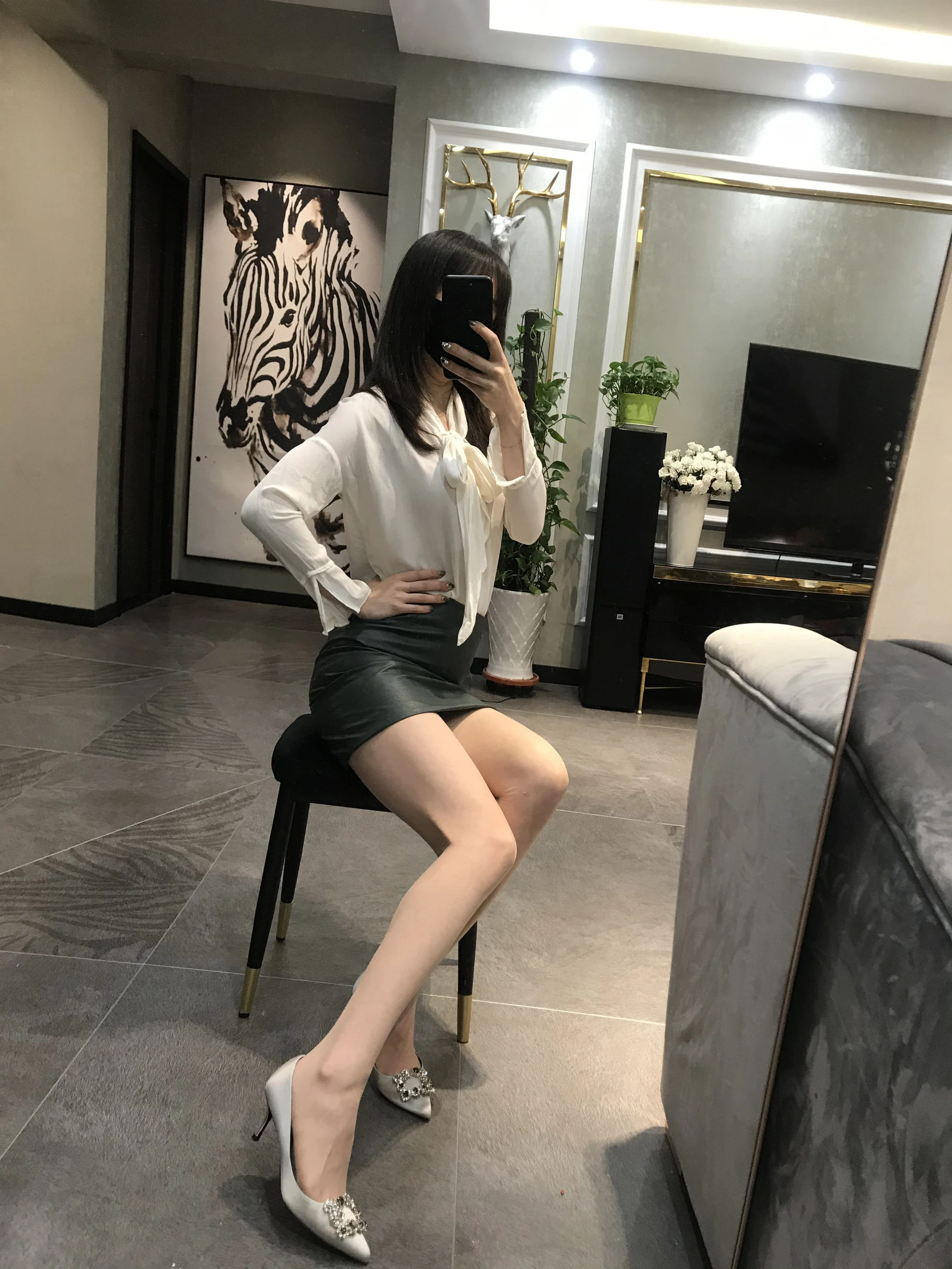 丝足博主麋鹿_Monroe 2020.04.04 圆臀诱惑 [48P]插图5