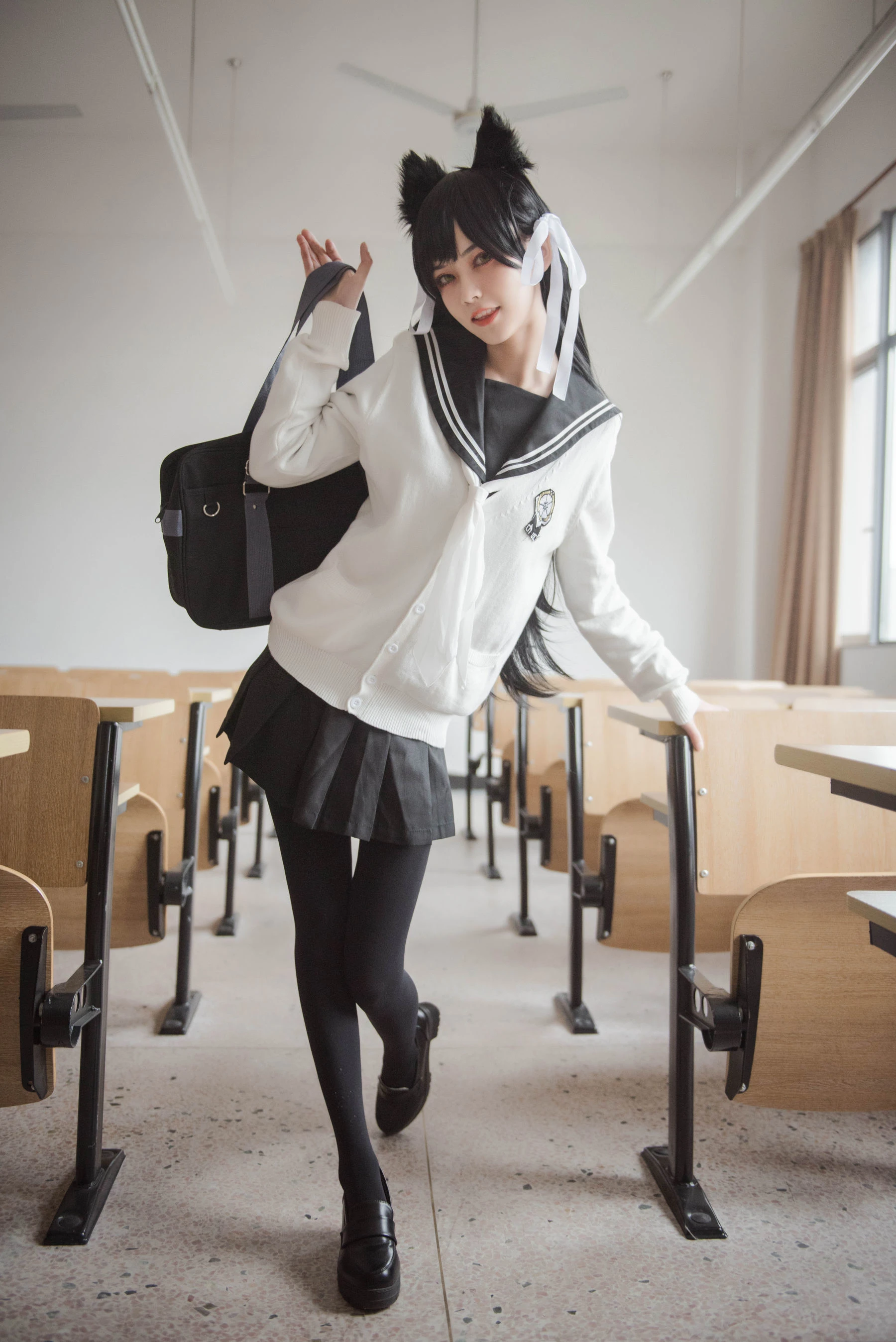 小妖精你的负卿 – 爱宕制服插图5