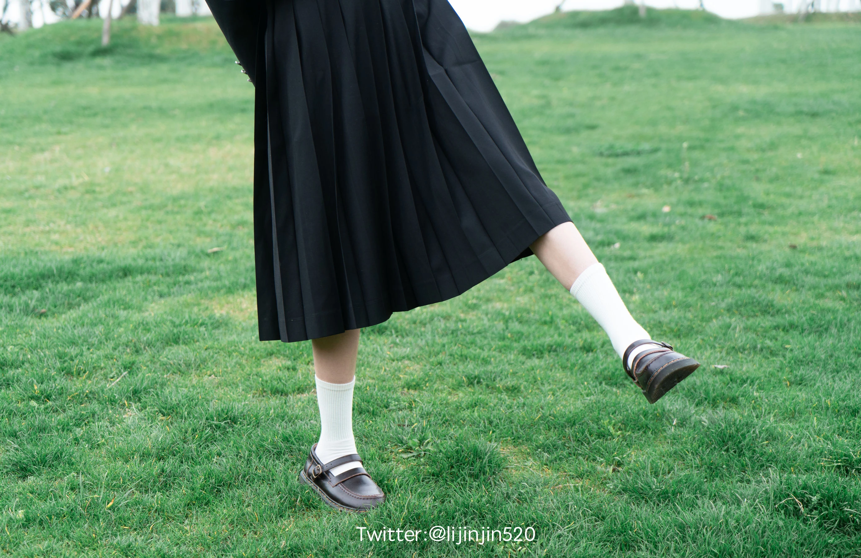 梨瑾瑾 – 户外黑长服 [20P]插图4