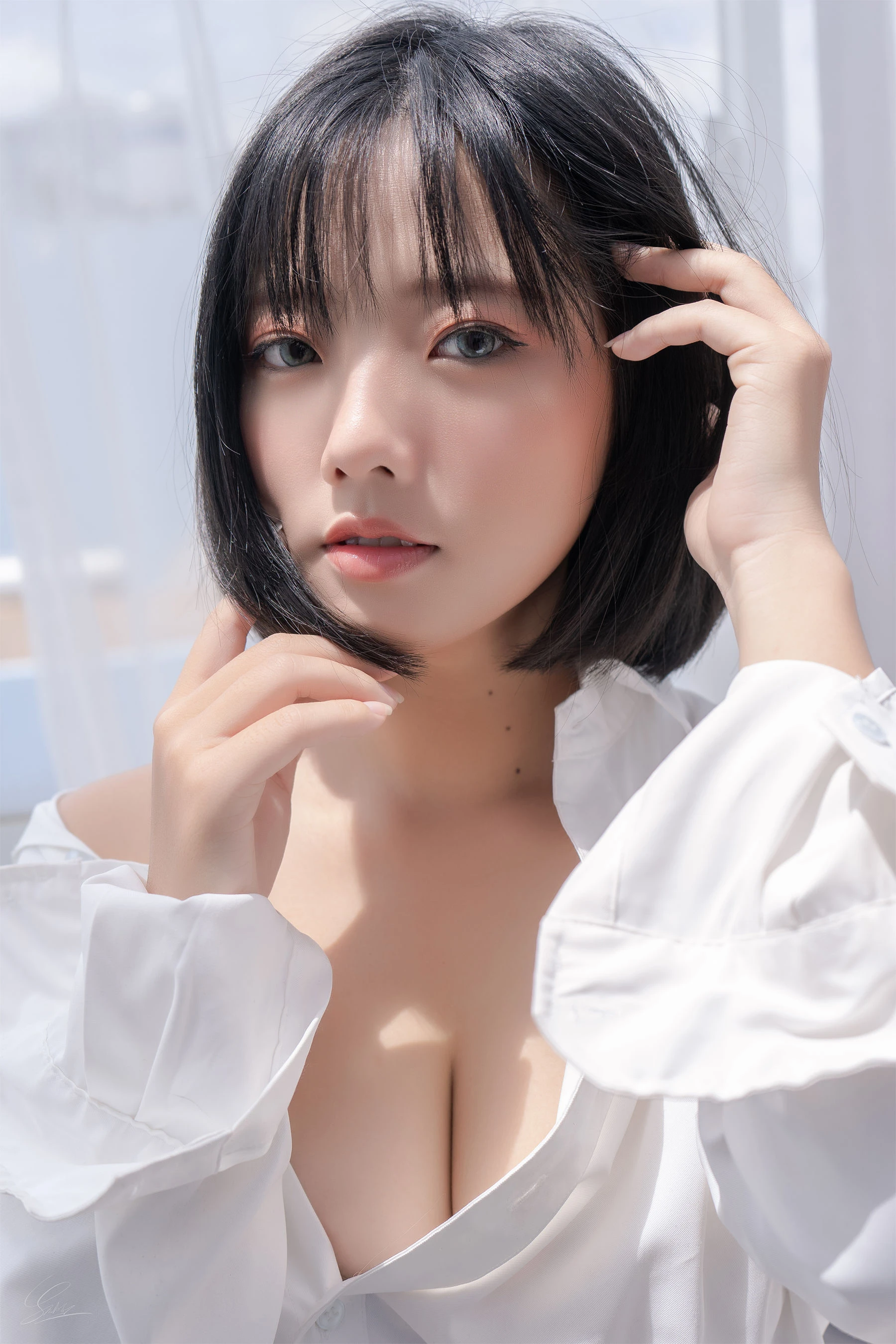 MessieHuang写真 – Boyfriend’s shirt插图8