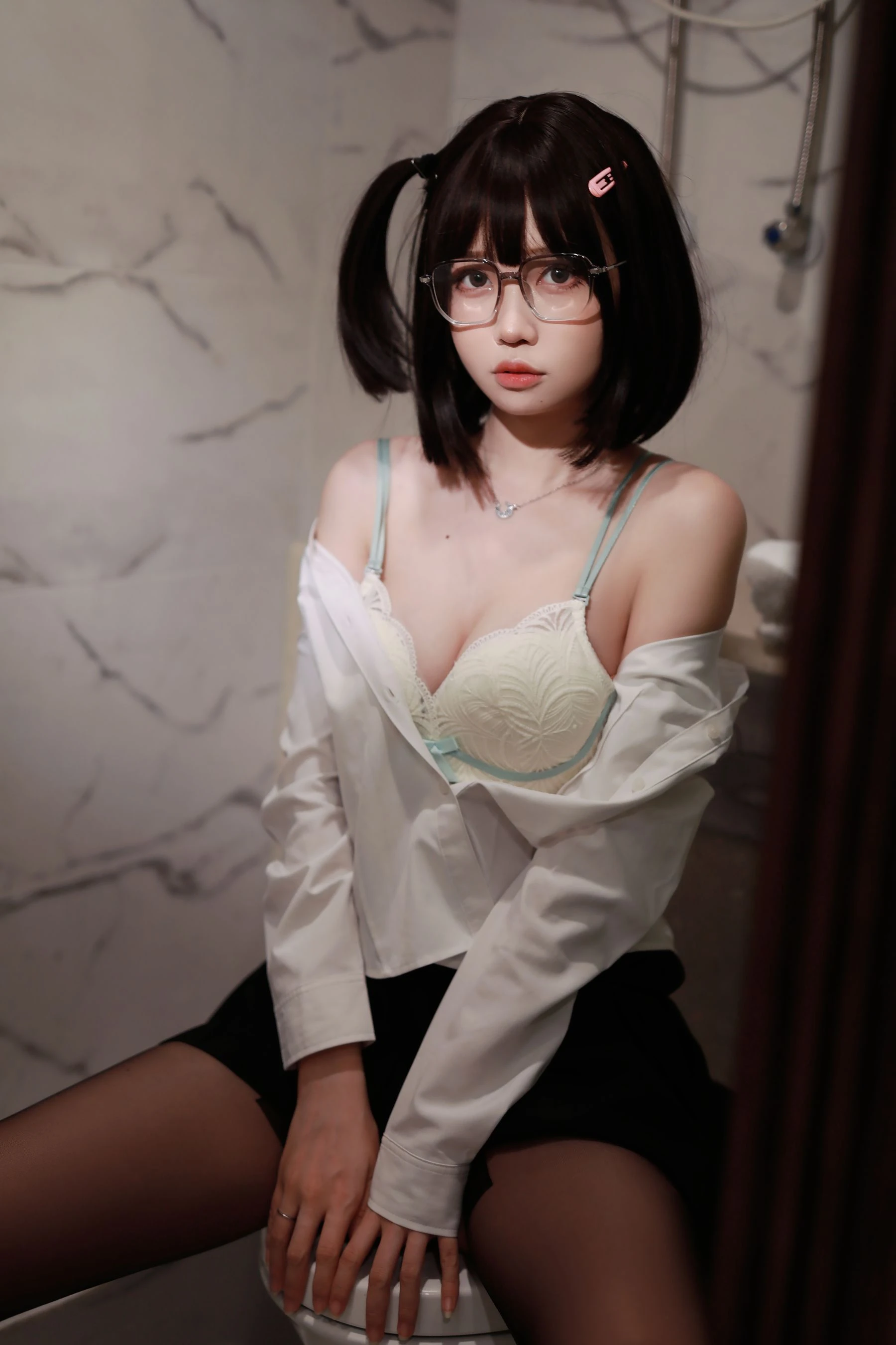 洛桑w伊梓 – 眼镜妹妹插图4