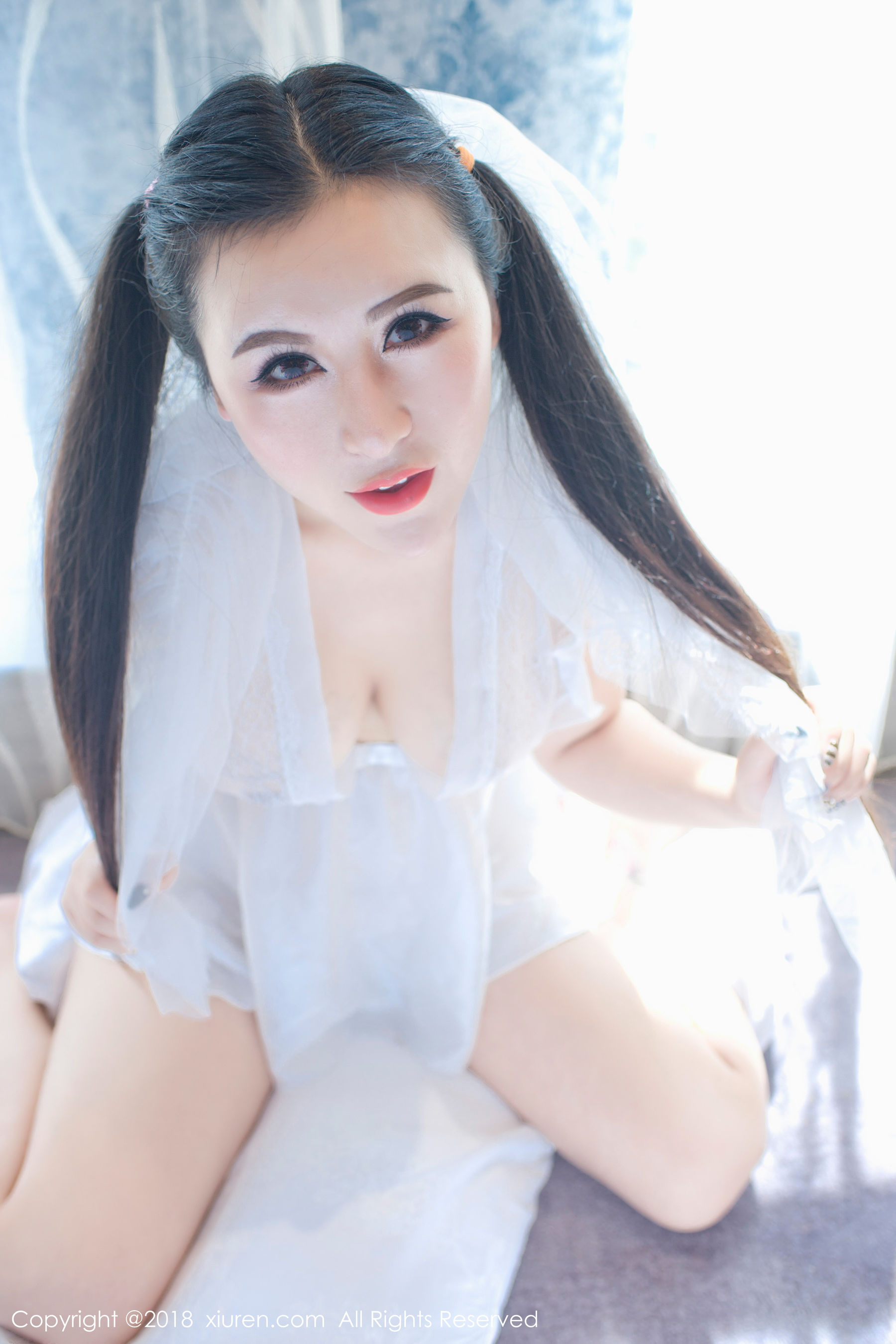 MODEL伊若《蕾丝开胸睡衣和蓝色死库水》 XiuRen 秀人网 No.1034插图8