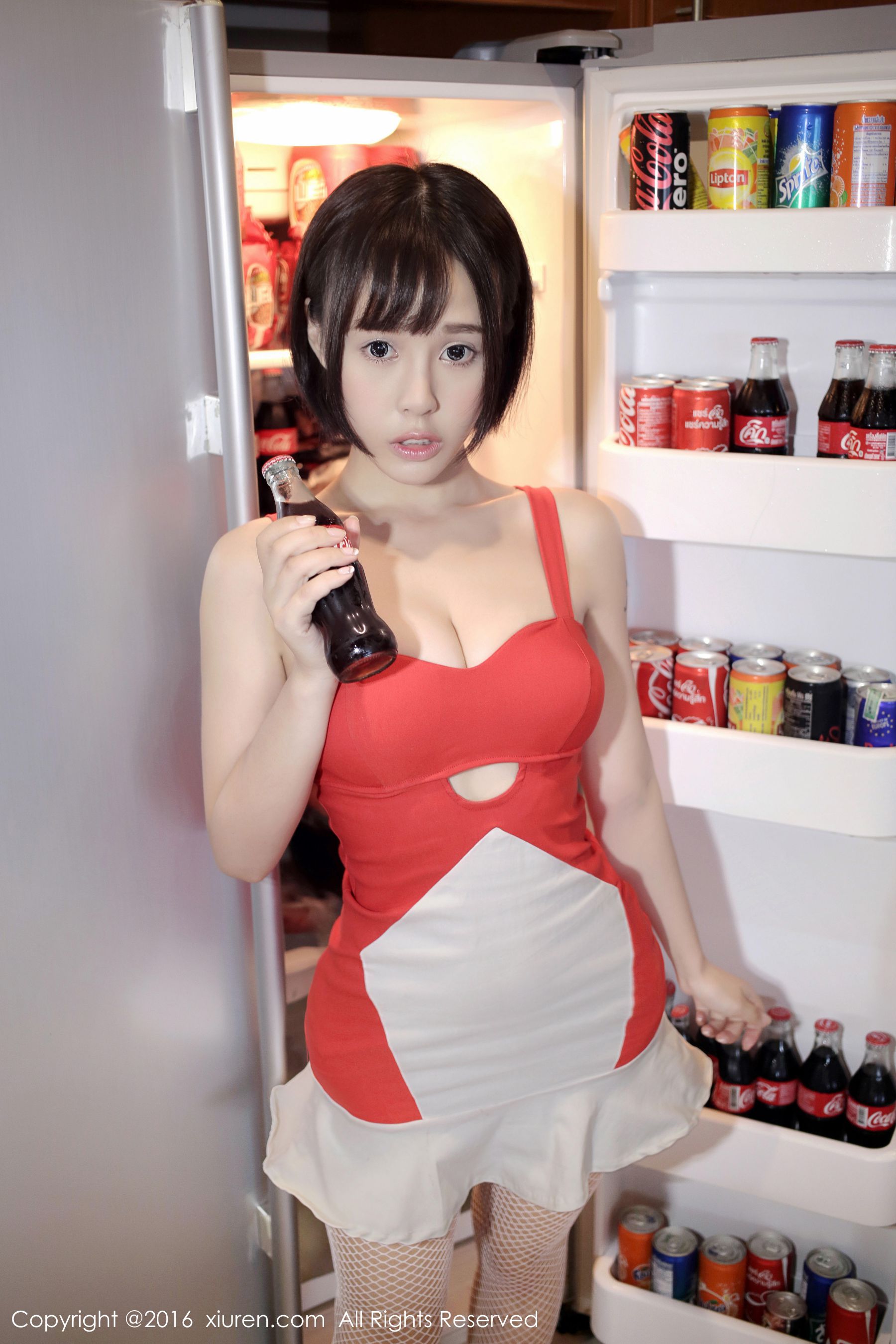 Evelyn艾莉《小红裙》 秀人网 No.665高清在线免费欣赏–微密图社-微密图社