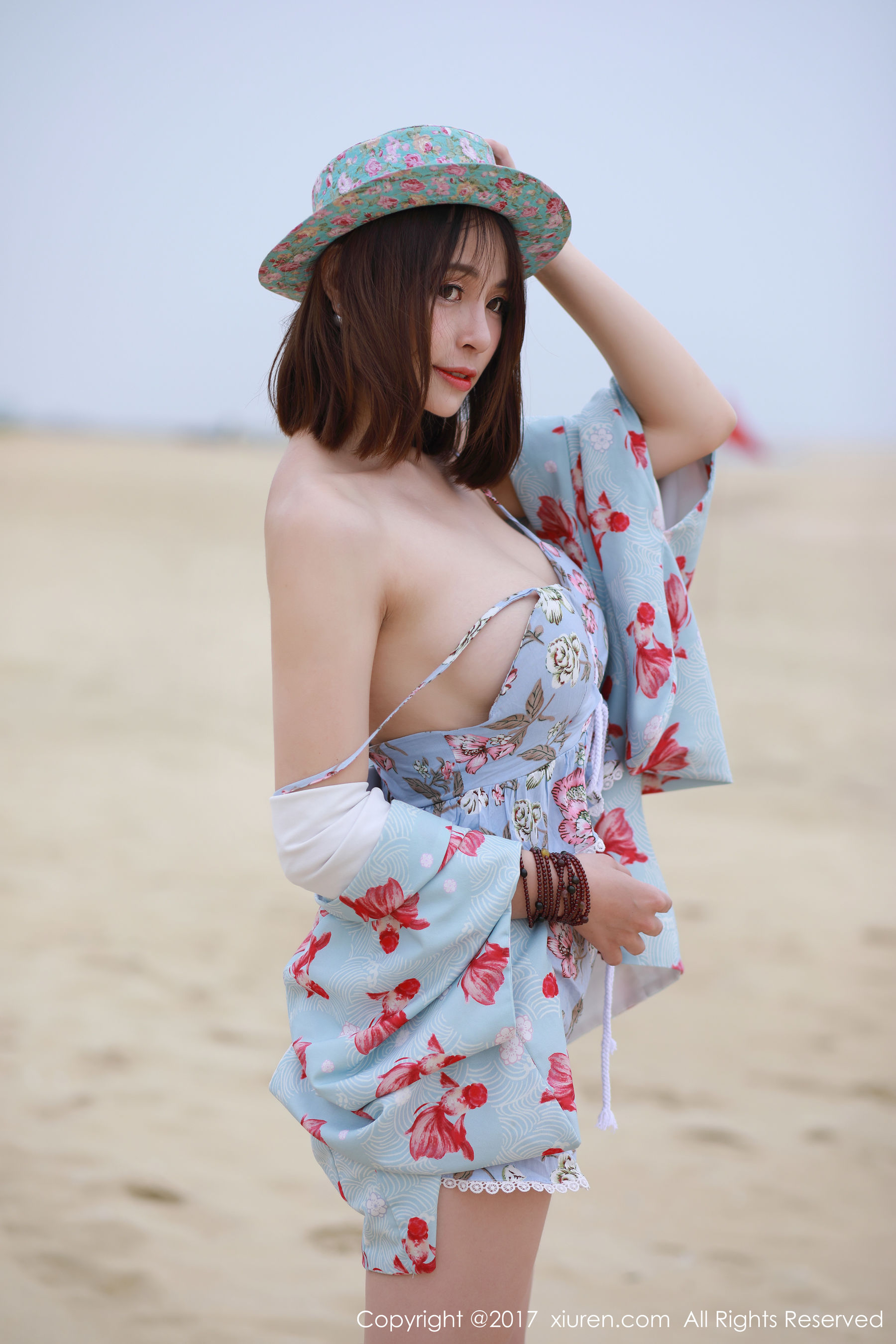 奈奈Fox《海边沙滩系列》 秀人网XIUREN No.766高清在线免费欣赏–微密图社-微密图社