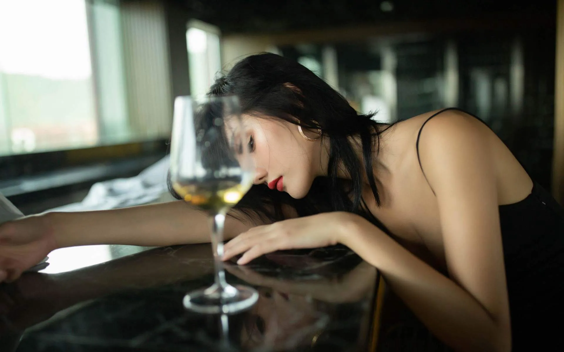 XIUREN秀人网 No.1739 就是阿朱啊高清在线免费欣赏–微密图社-微密图社